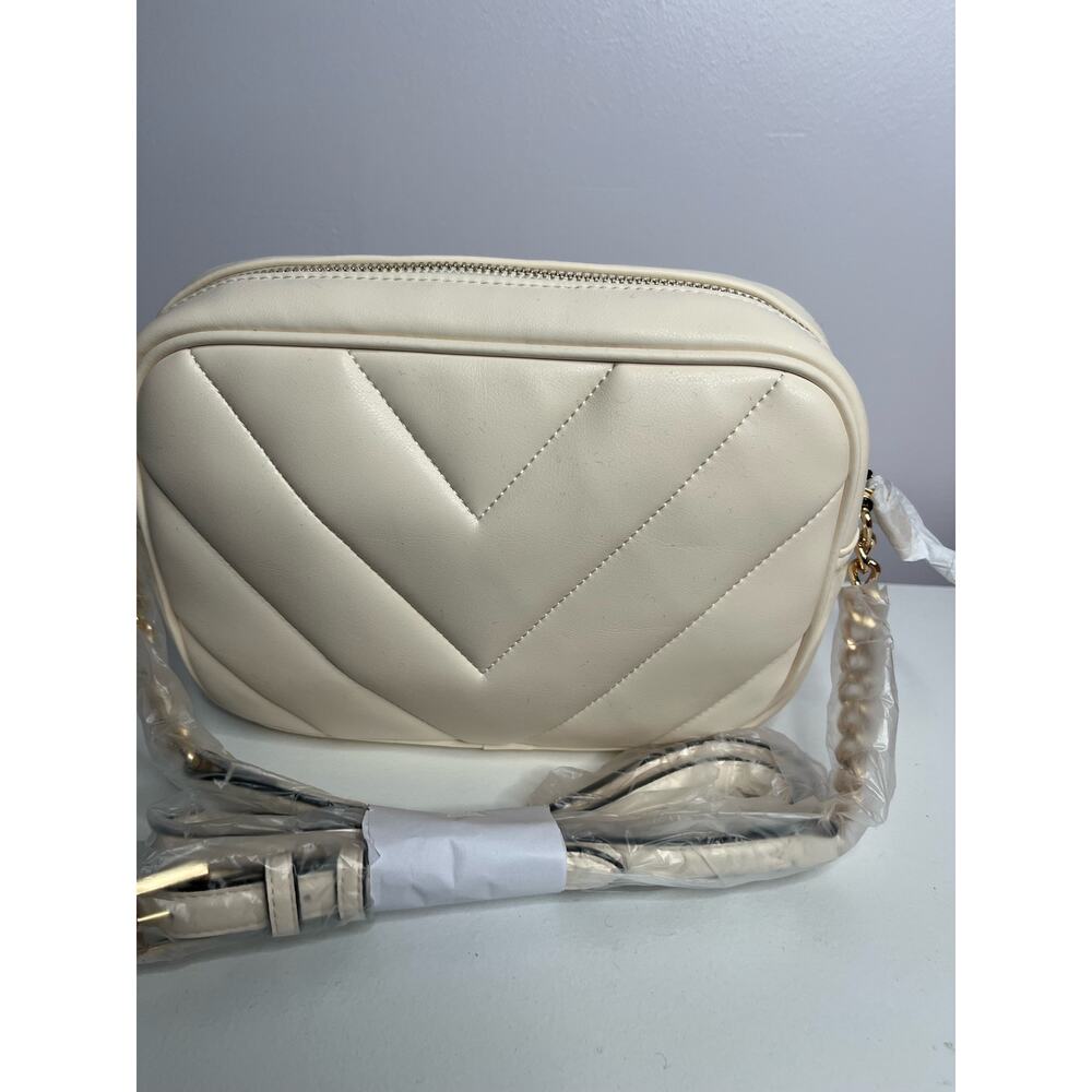 VICTORIA'S SECRET
Crossbody Camera Bag NWT - only cranberry color left